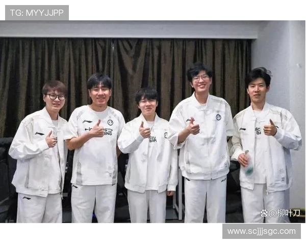 FPX与IG激战正酣：两支传奇战队巅峰对决再掀LPL赛场风云