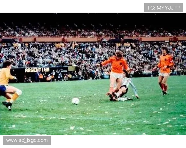 世界杯历程中的巅峰对决与历史瞬间回顾：从冠军之争到经典时刻