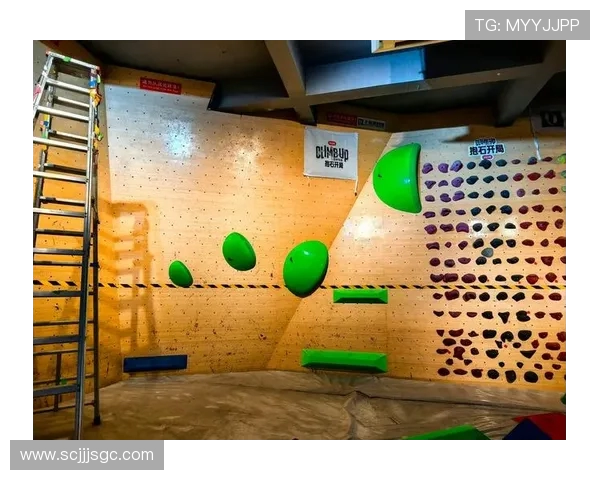 广州攀岩队区域防守策略解析与攀岩热点探讨