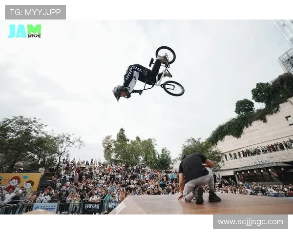 深圳滑板队在极限运动嘉年华积分榜中以51分稳居第一名